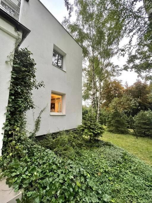 Beautiful Villa With Garden In Milanowek 外观 照片