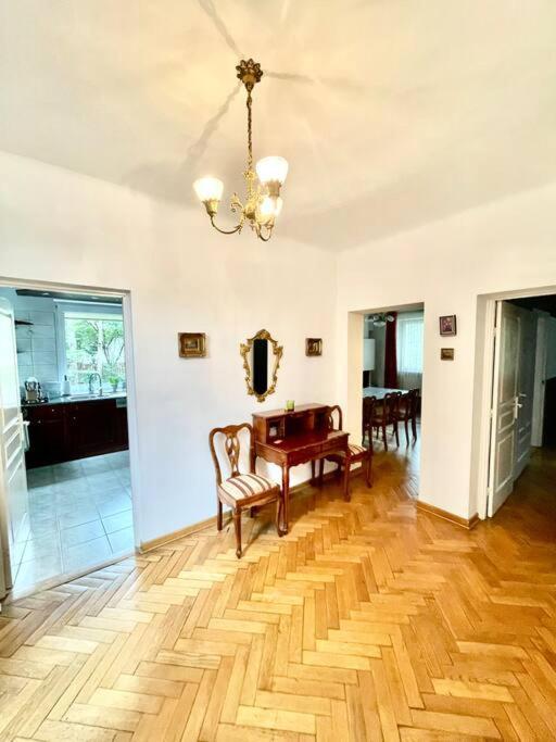 Beautiful Villa With Garden In Milanowek 外观 照片
